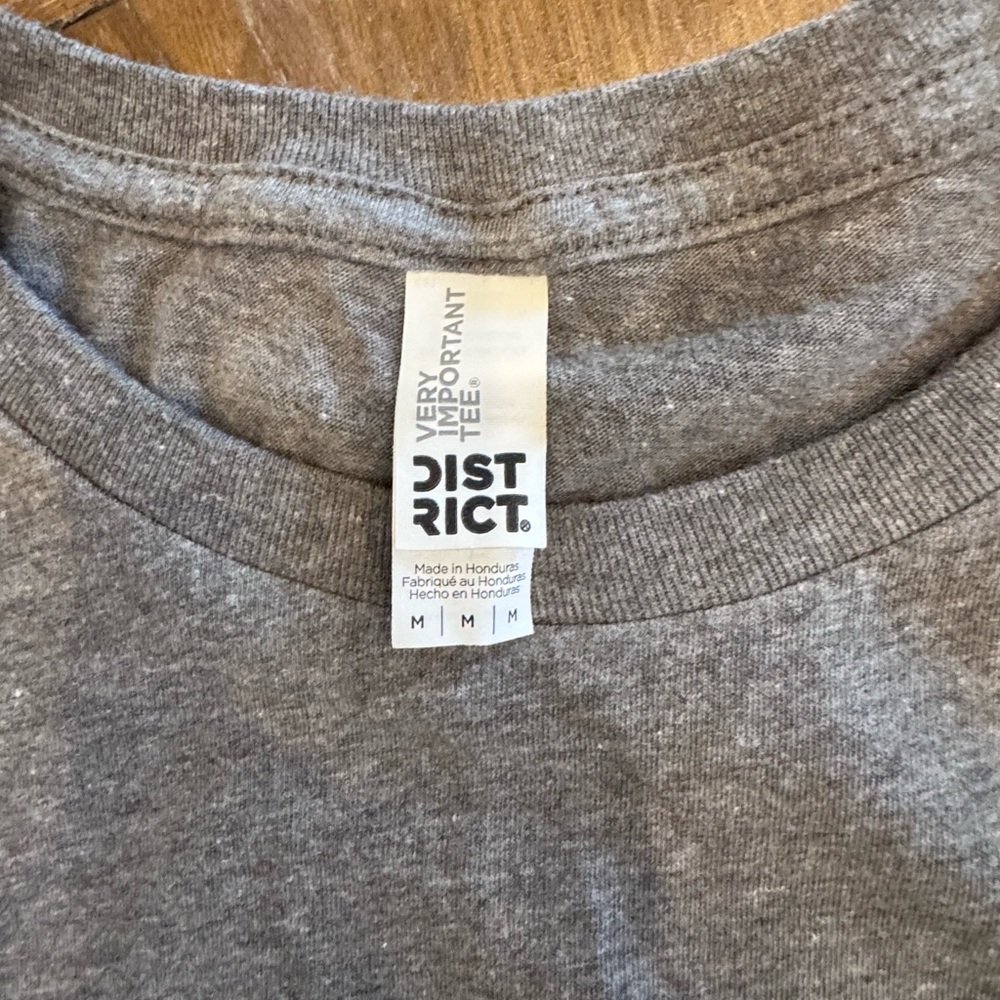Yellowstone Gray Dutton Ranch Graphic T-Shirt - Picture 4 of 4